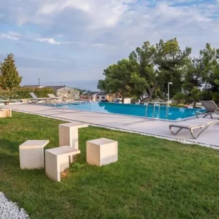 Lejlighed Gray Pearl - Luxury With Pool